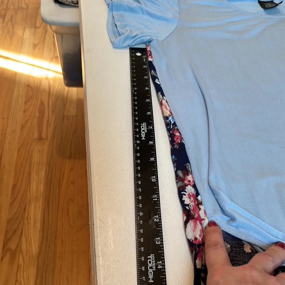 Agnes & Dora size large light blue front high low tee navy print back - Picture 11 of 16